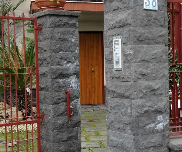 Nyaraló Etnasentieri Wine House On Etna Mount